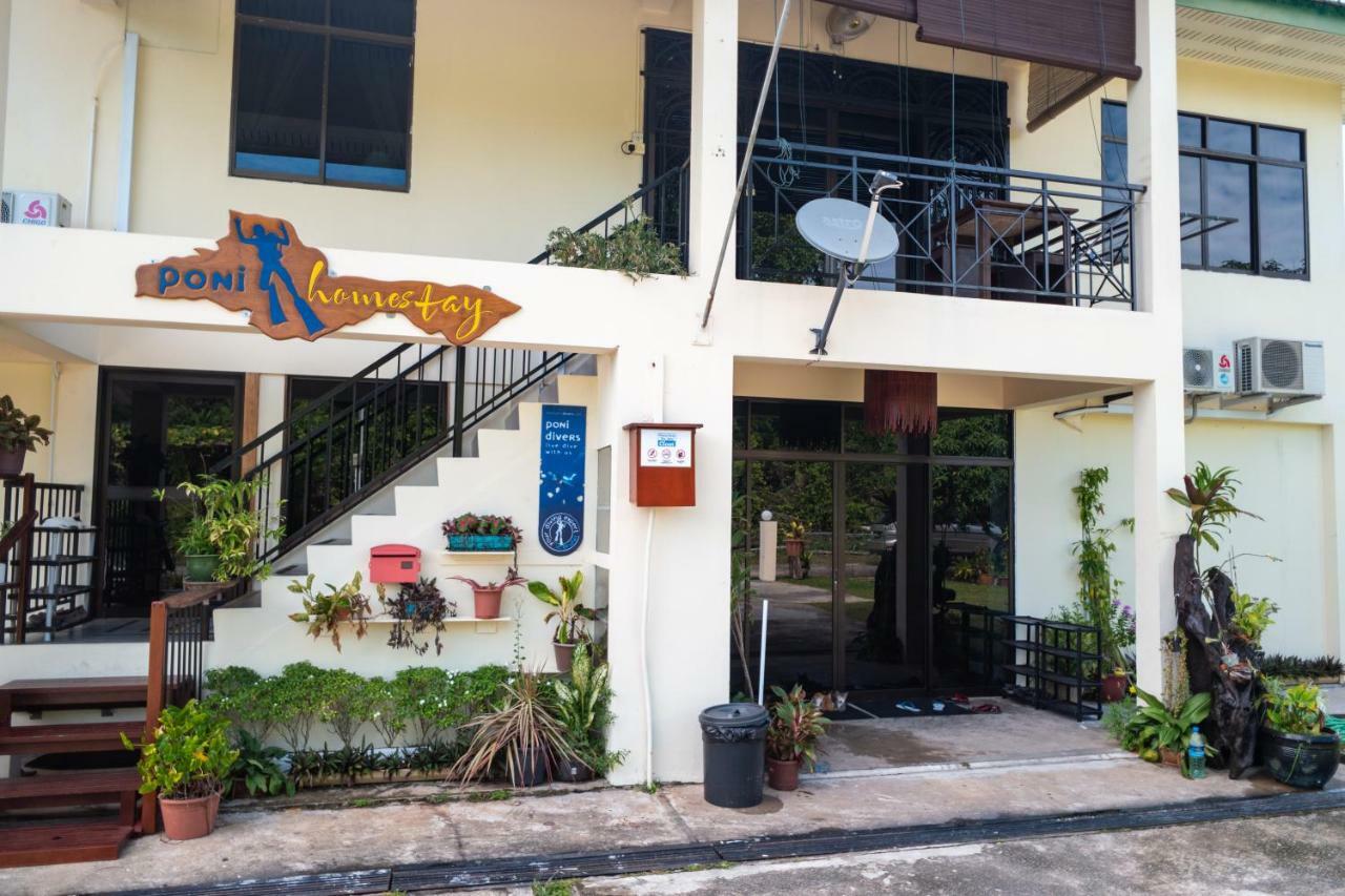 Poni Homestay Muara Esterno foto