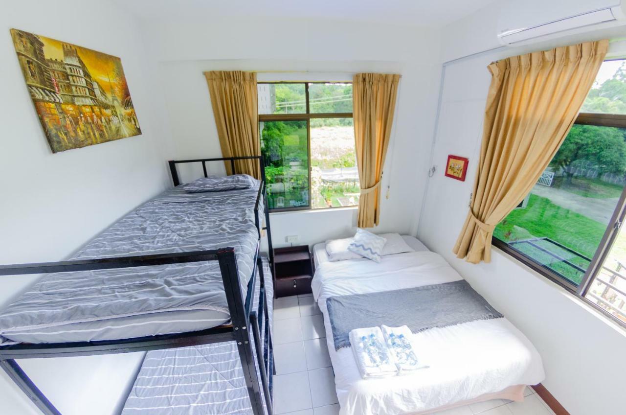 Poni Homestay Muara Esterno foto